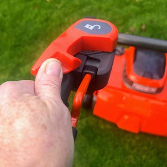 Vertikal skärare testvinnare: HUSQVARNA S 138I Vertikal skärare testvinnare: HUSQVARNA S 138I